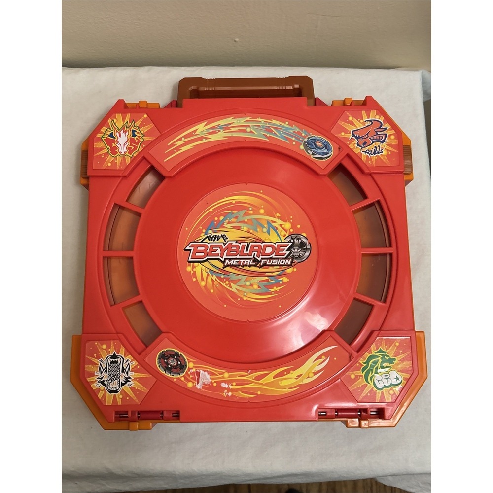 Hasbro Beyblade Metal Fusion Battle Arena Folding Travel Case Stadium Red Orange